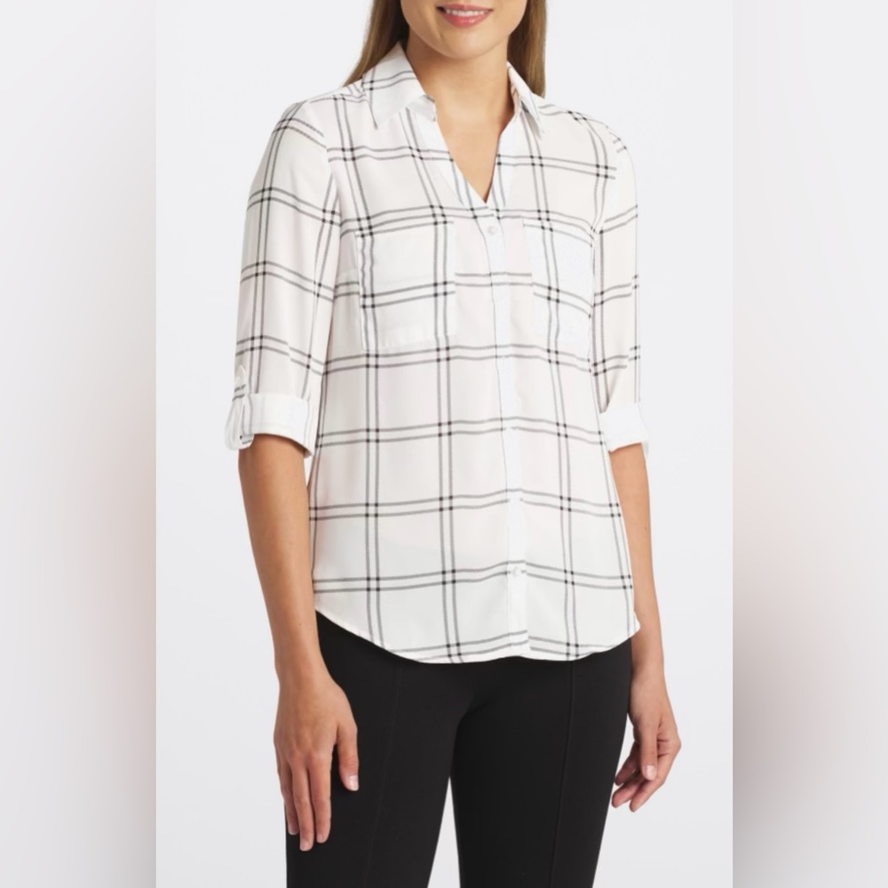 Christelle Button Down Blouse. Buttoned neckline. Rounded Hem. Plaid.